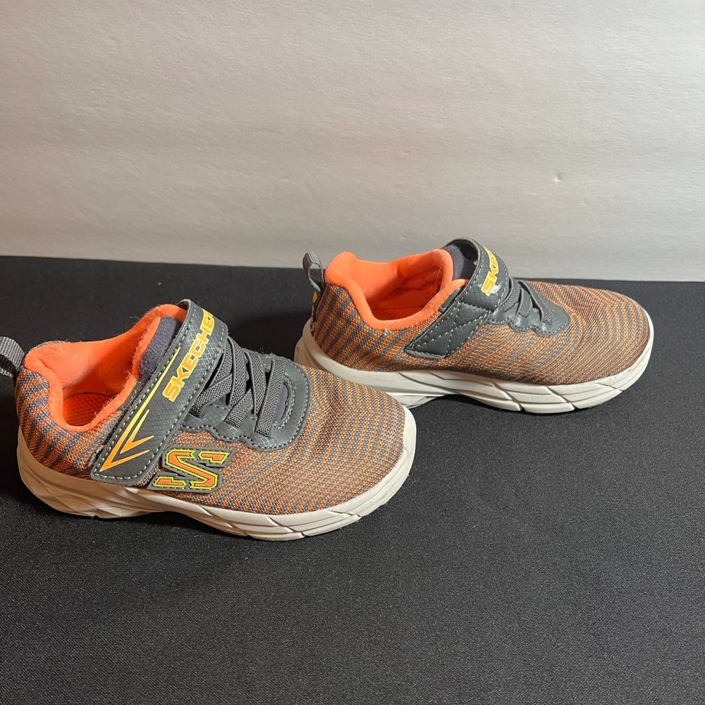 Skechers